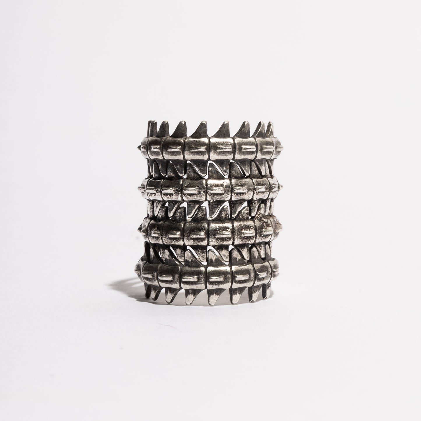 Backbone Ring © | handmade jewelry