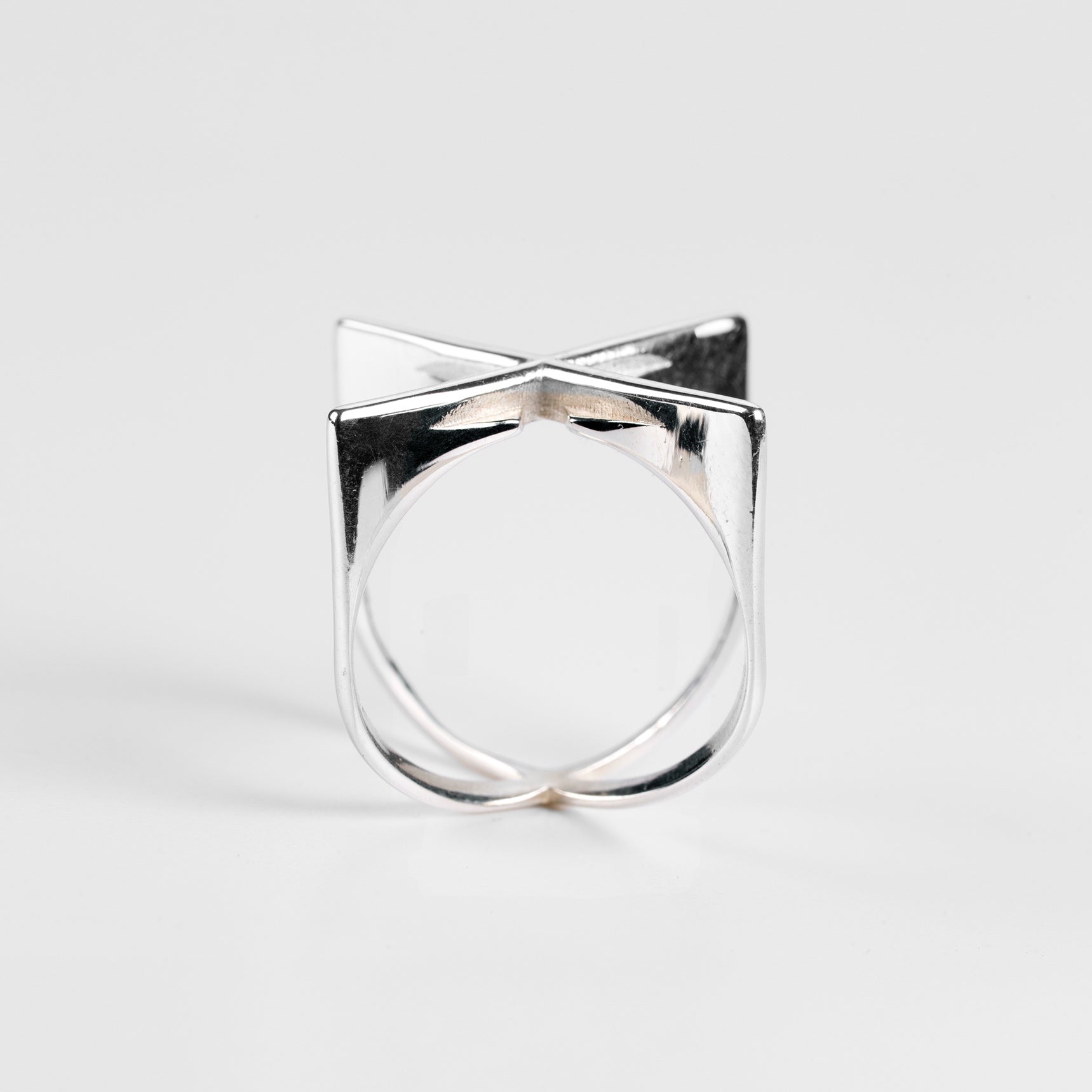 Cross ring ©