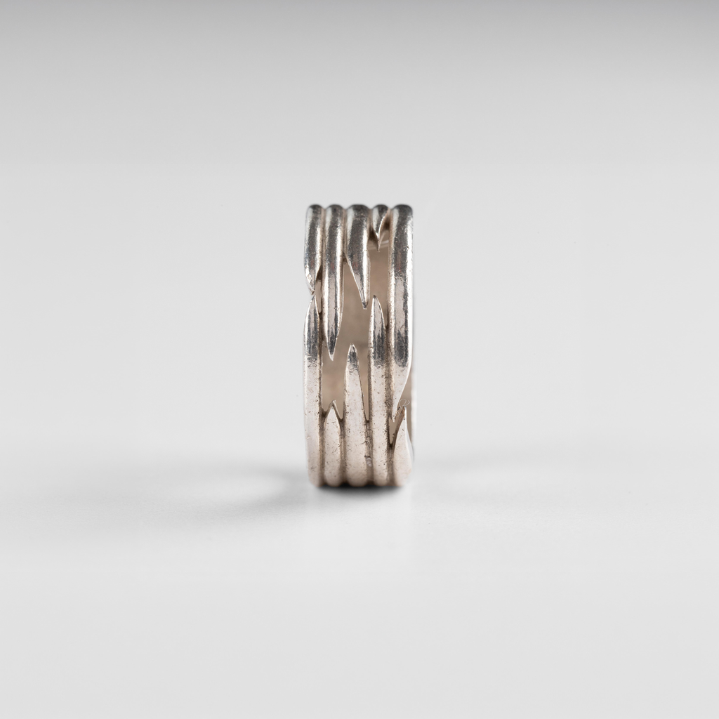 Puncture Ring ©