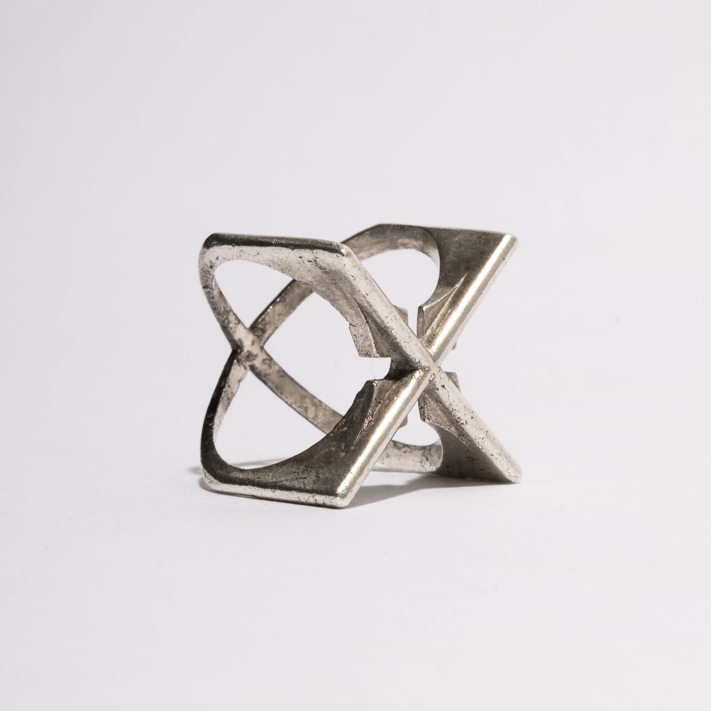 Cross ring © | handmade jewelry