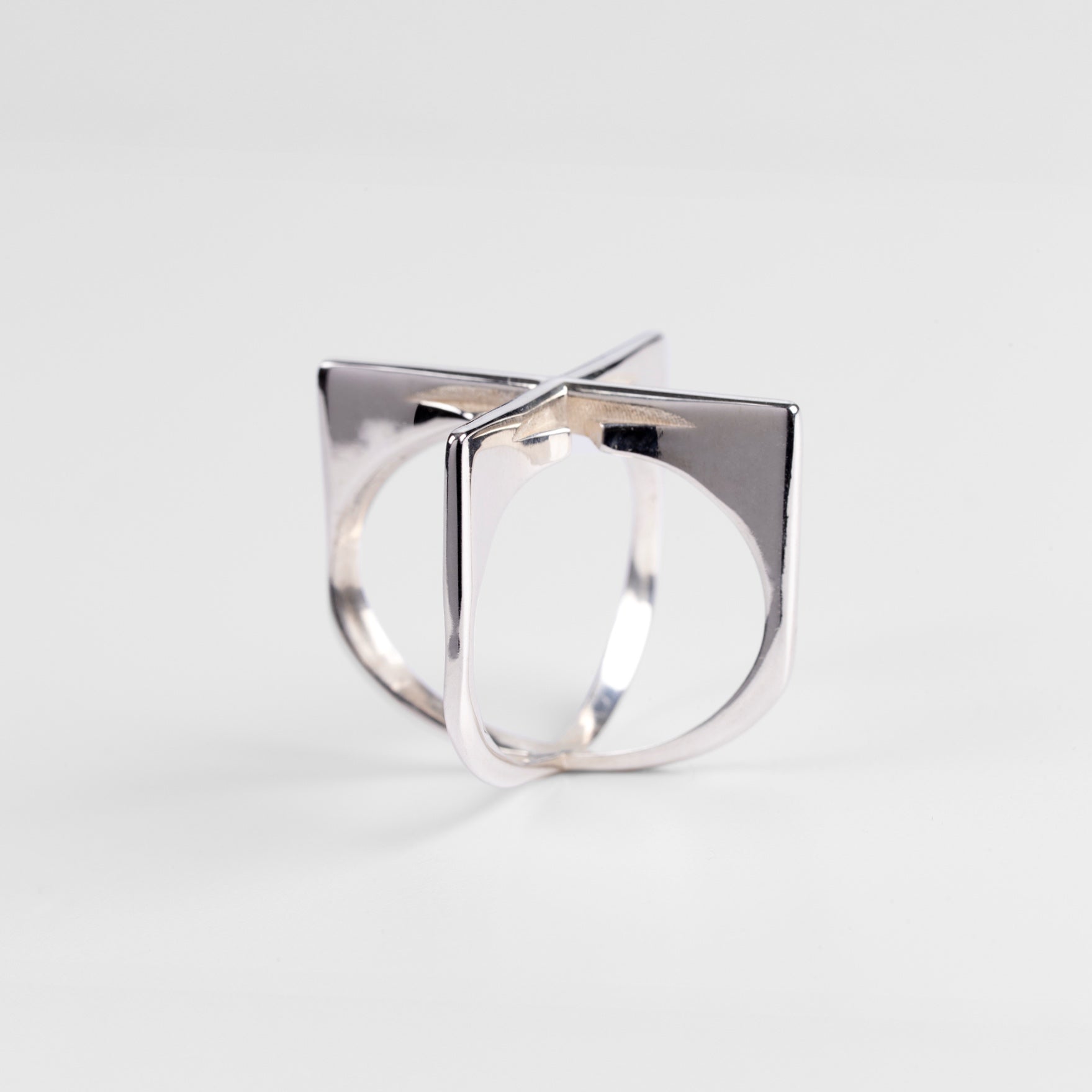 Cross ring ©