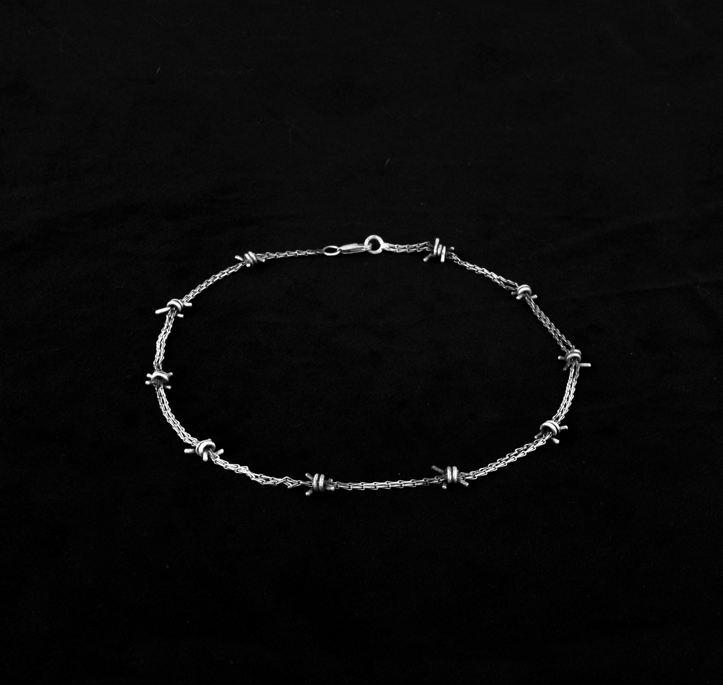 Silver Barbwire Necklace © | handmade jewelry