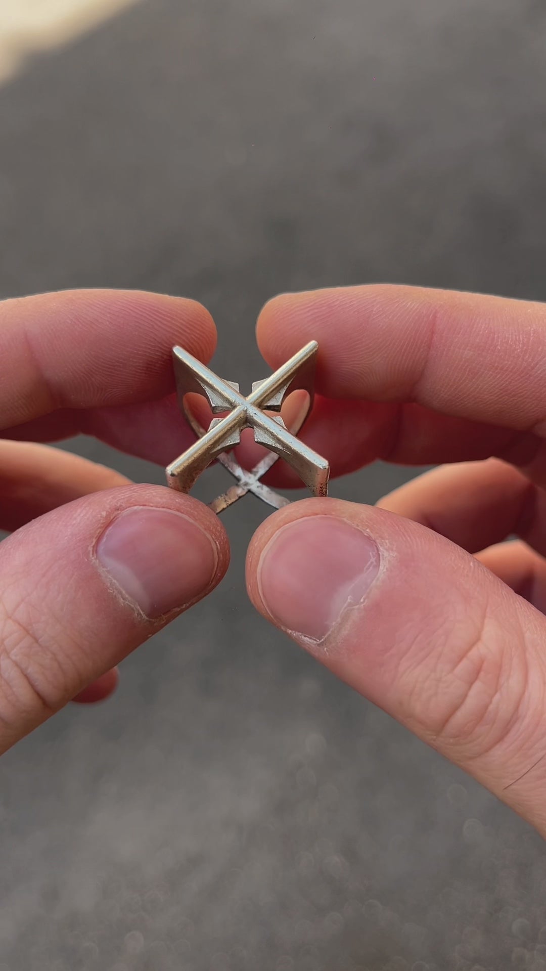 Cross ring ©