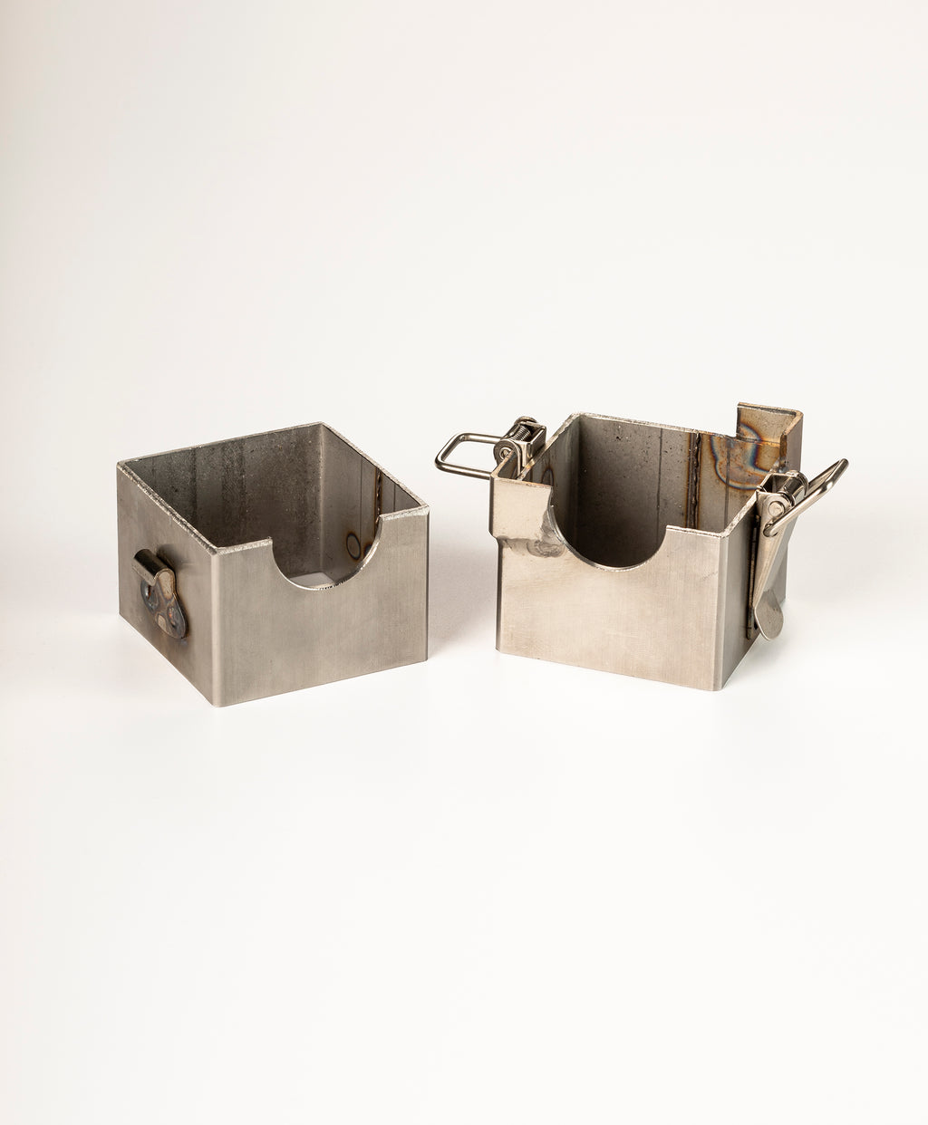 Open view of the Seba Makes stainless steel casting mold displaying the spacious inner chamber.⁠