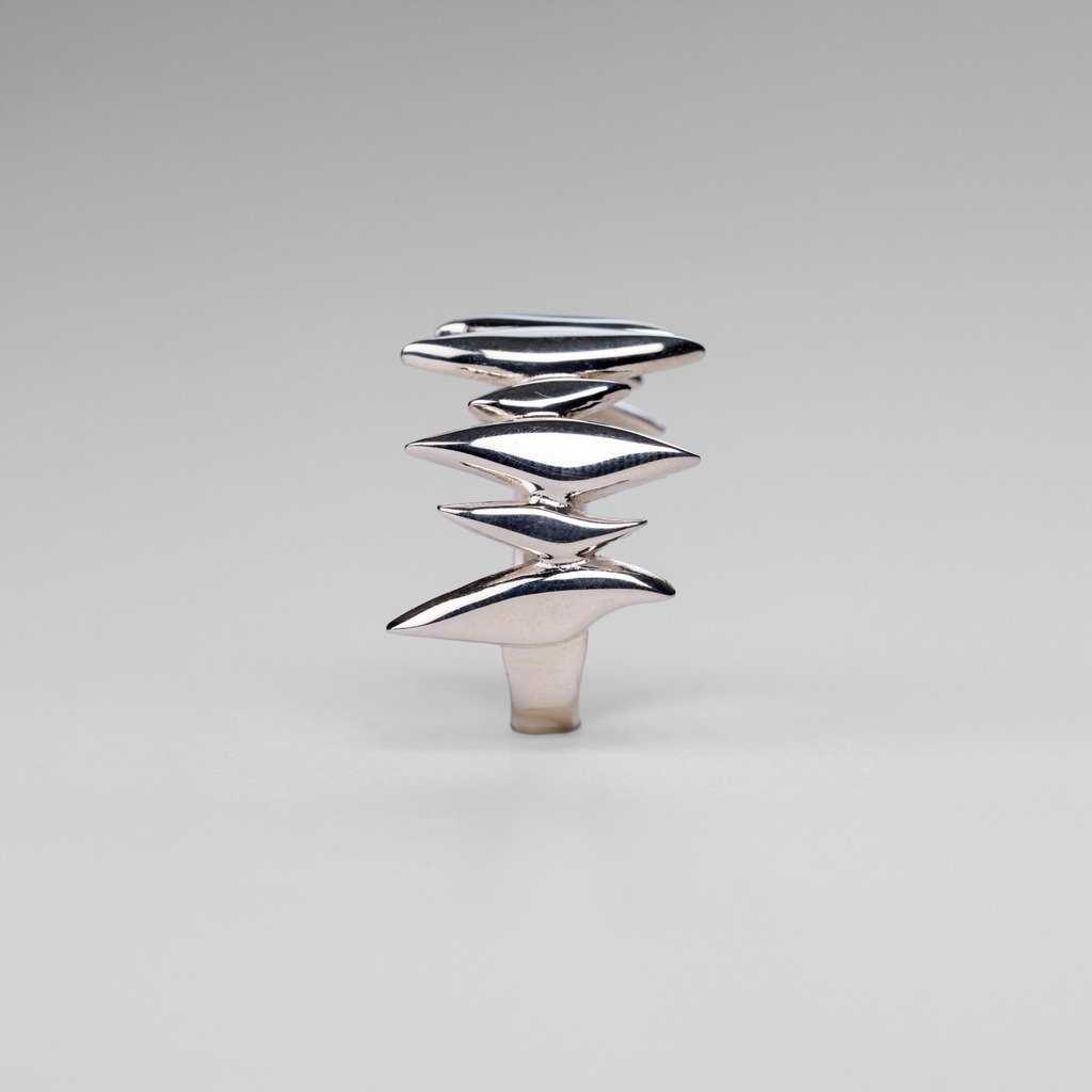 Side profile of the handcrafted silver Splinter Ring.