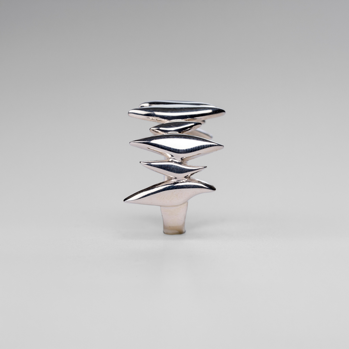 Side profile of the handcrafted silver Splinter Ring.