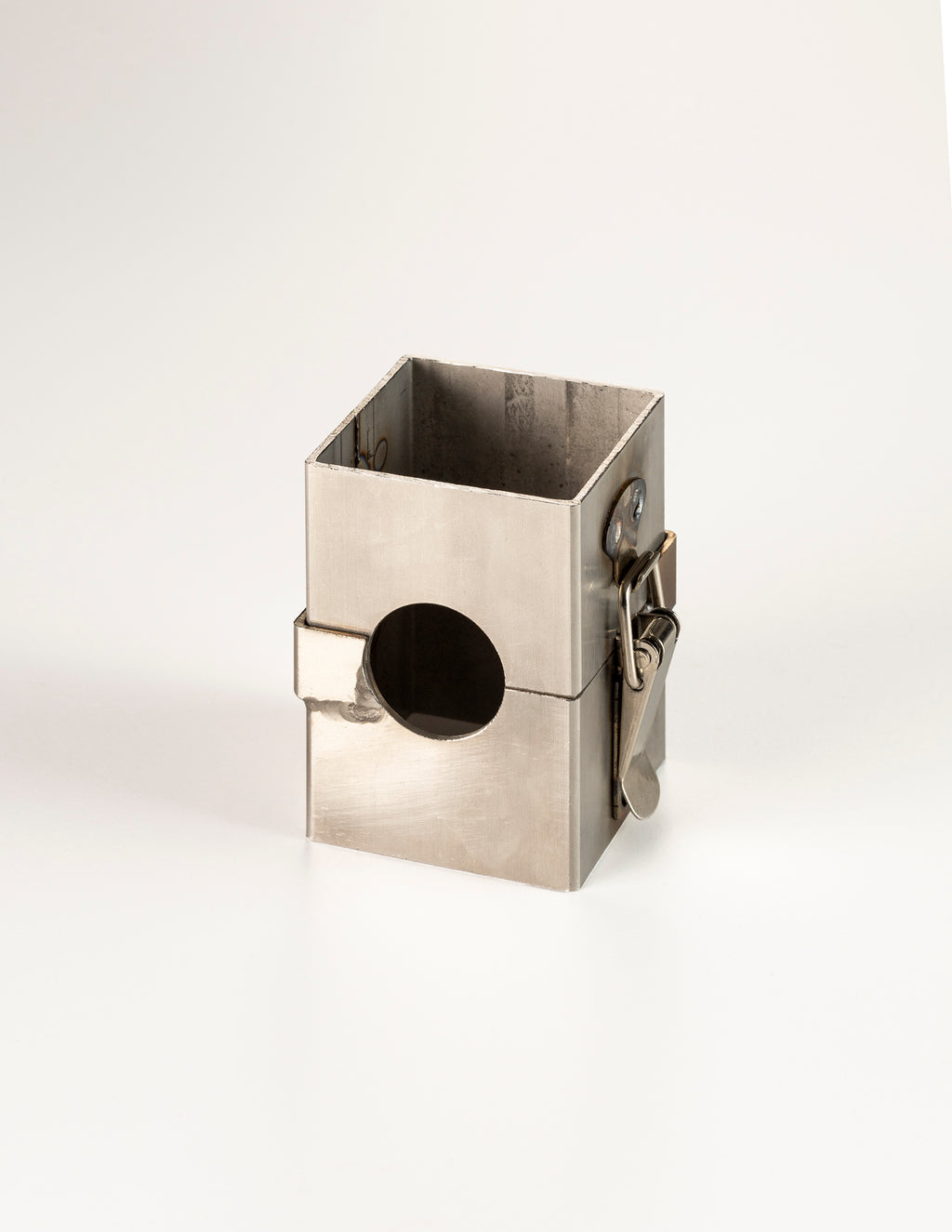  ⁠Seba Makes stainless steel casting mold for jewelry sand casting with locking latches.⁠