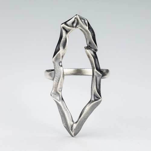 Zero Ring by Sebamakes – handcrafted 925 silver gothic numeric ring, front view